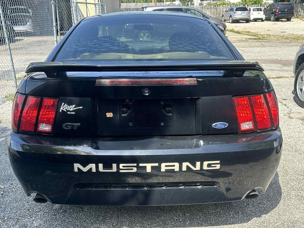 2003 Ford Mustang Image 8