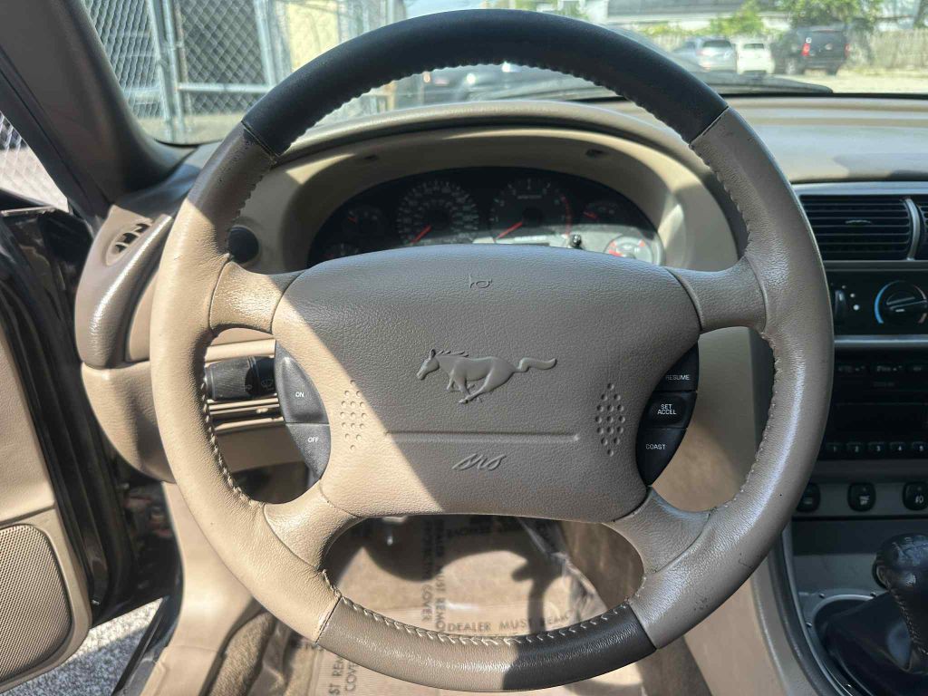 2003 Ford Mustang Image 14