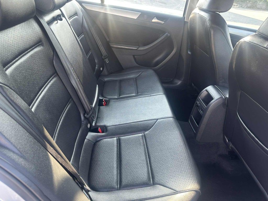 2014 Volkswagen Jetta Image 10