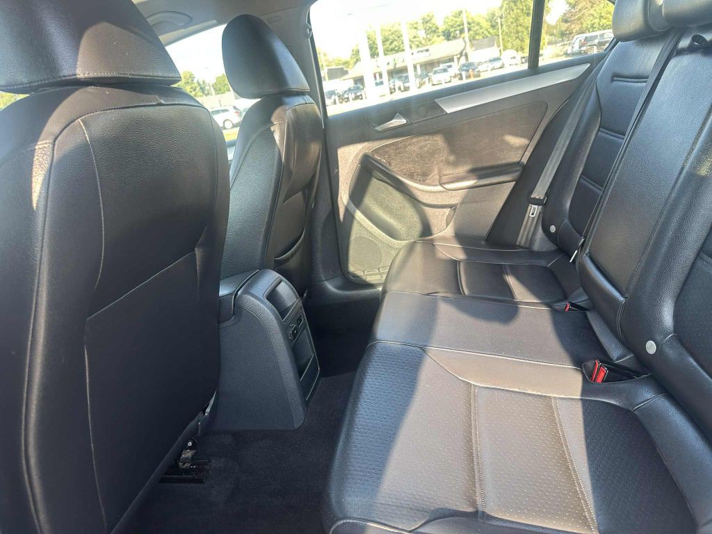 2014 Volkswagen Jetta Image 12