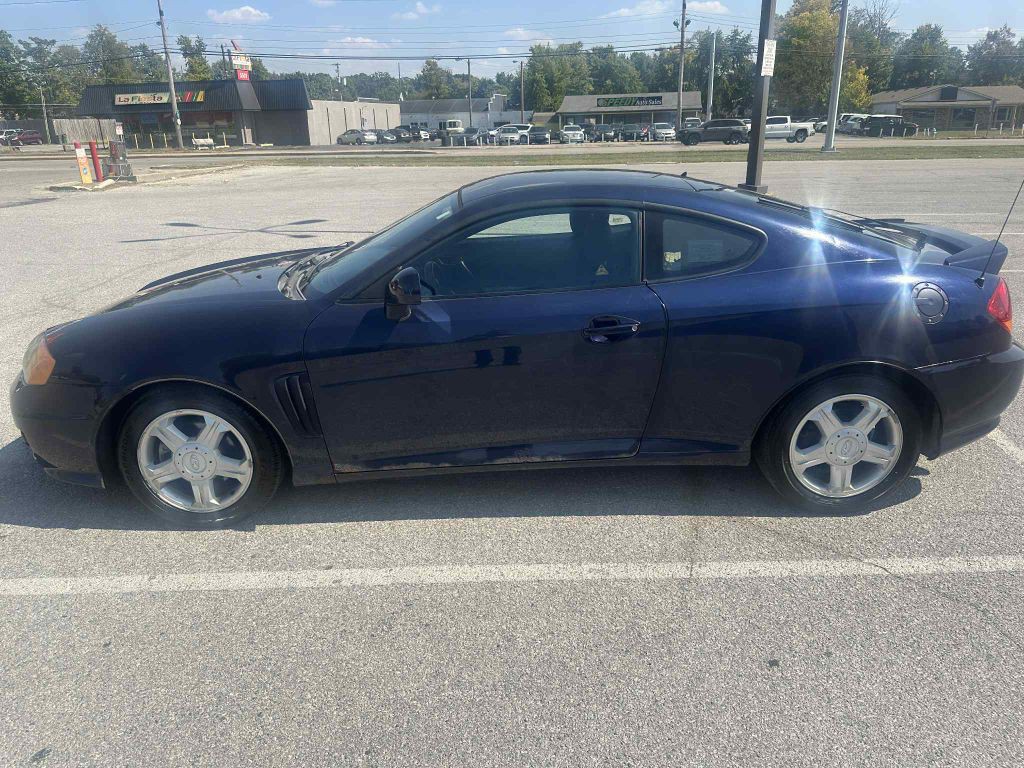2004 Hyundai Tiburon Image 3