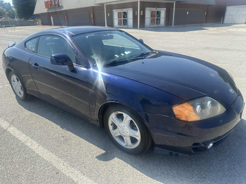 2004 Hyundai Tiburon Image 8