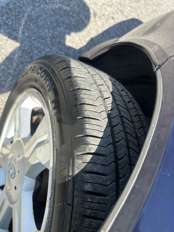 2004 Hyundai Tiburon Image 17