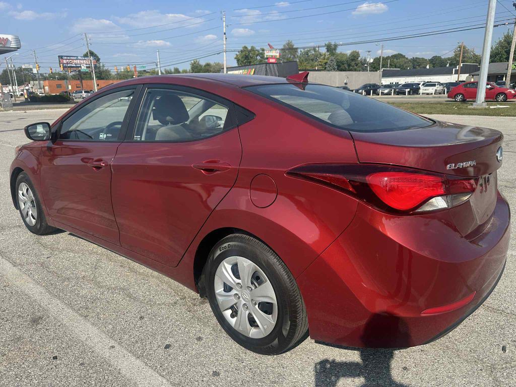 2016 Hyundai Elantra Image 4