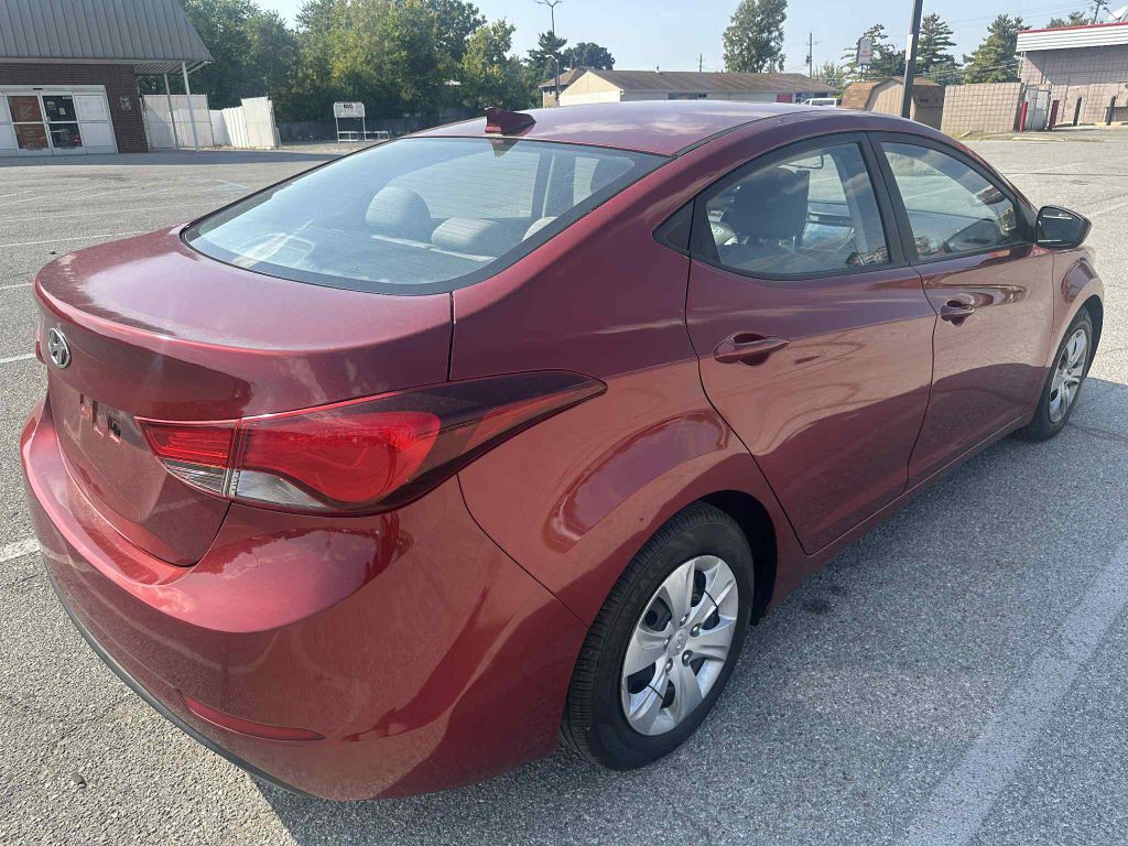 2016 Hyundai Elantra Image 6