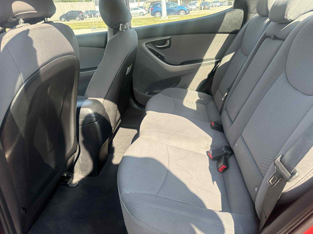 2016 Hyundai Elantra Image 10