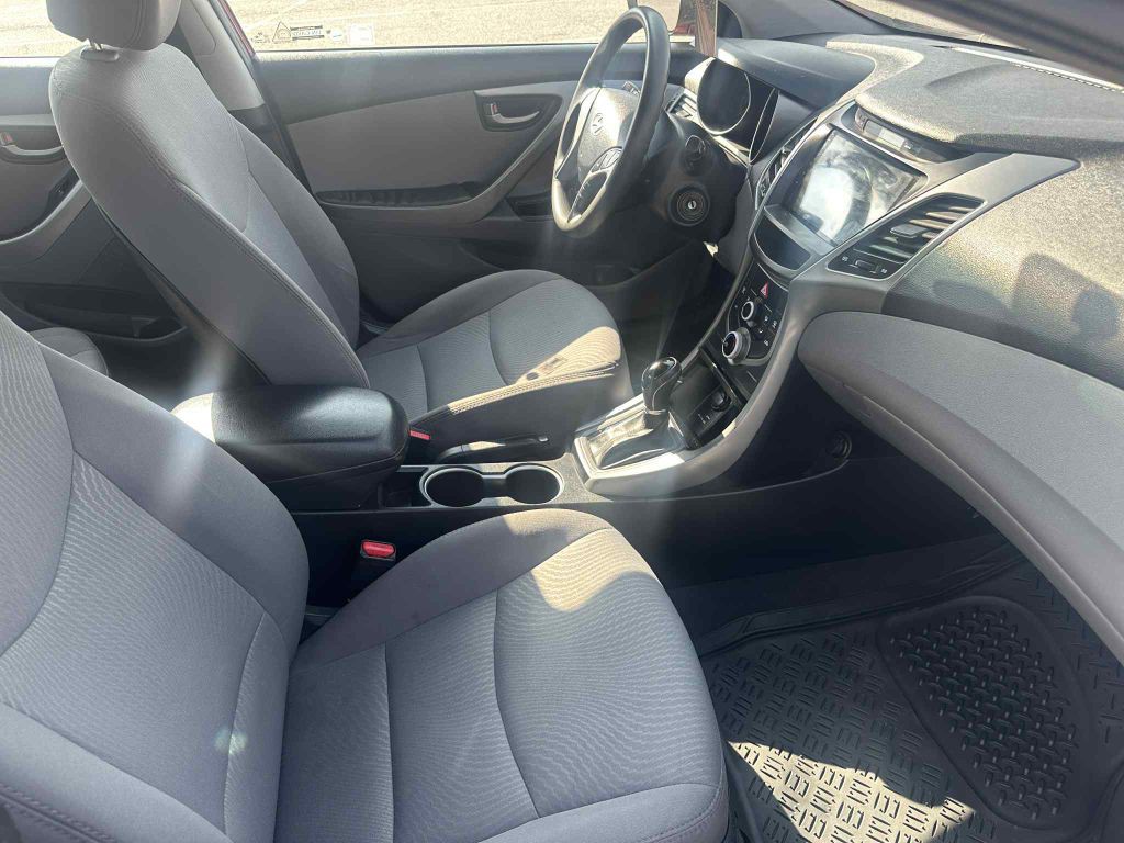 2016 Hyundai Elantra Image 12