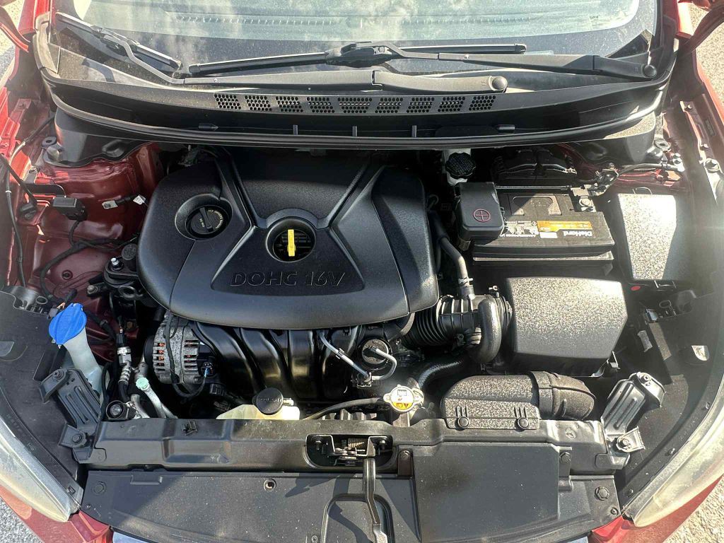 2016 Hyundai Elantra Image 17
