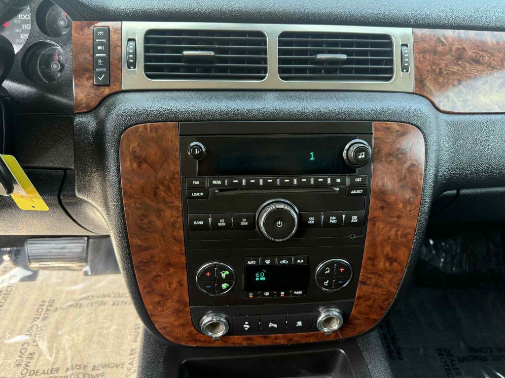 2007 Chevrolet Tahoe Image 17