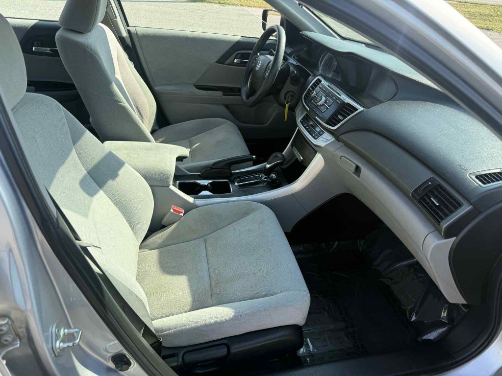 2013 Honda Accord Image 13