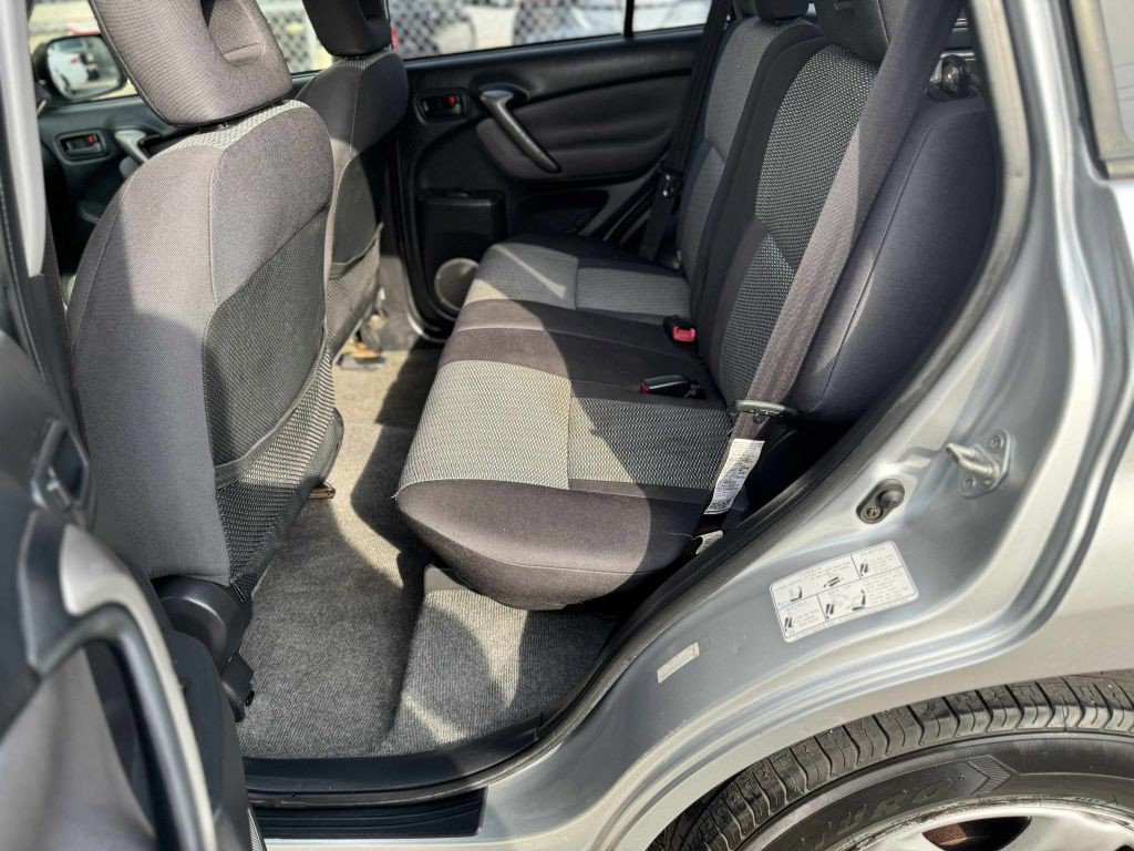 2004 Toyota Rav4 Image 10