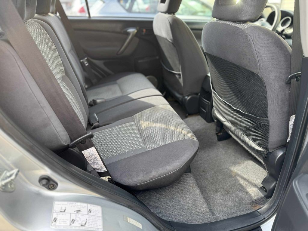 2004 Toyota Rav4 Image 12
