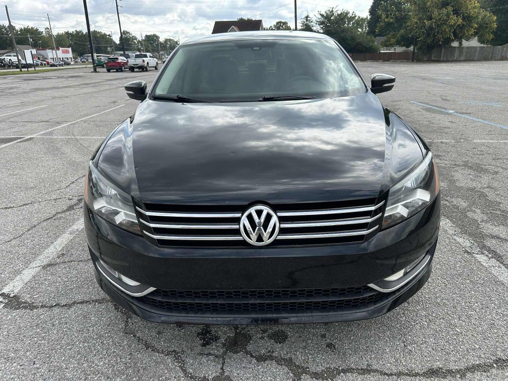 2015 Volkswagen Passat Image 1