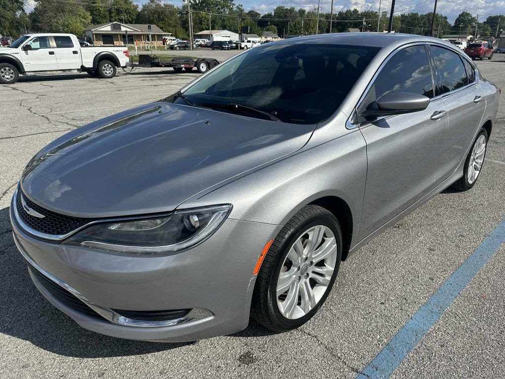 2015 Chrysler 200 Image 2