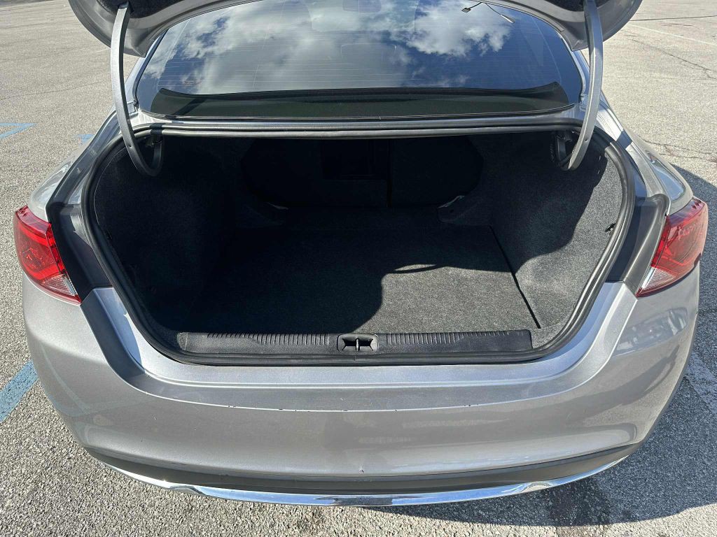 2015 Chrysler 200 Image 13