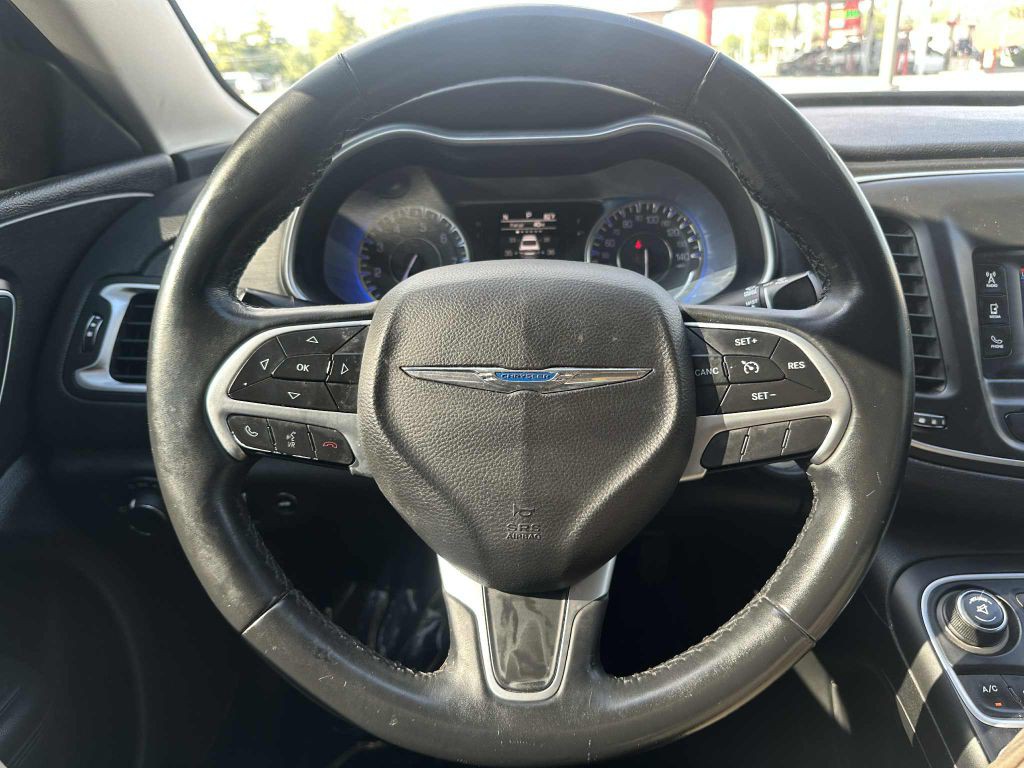 2015 Chrysler 200 Image 14