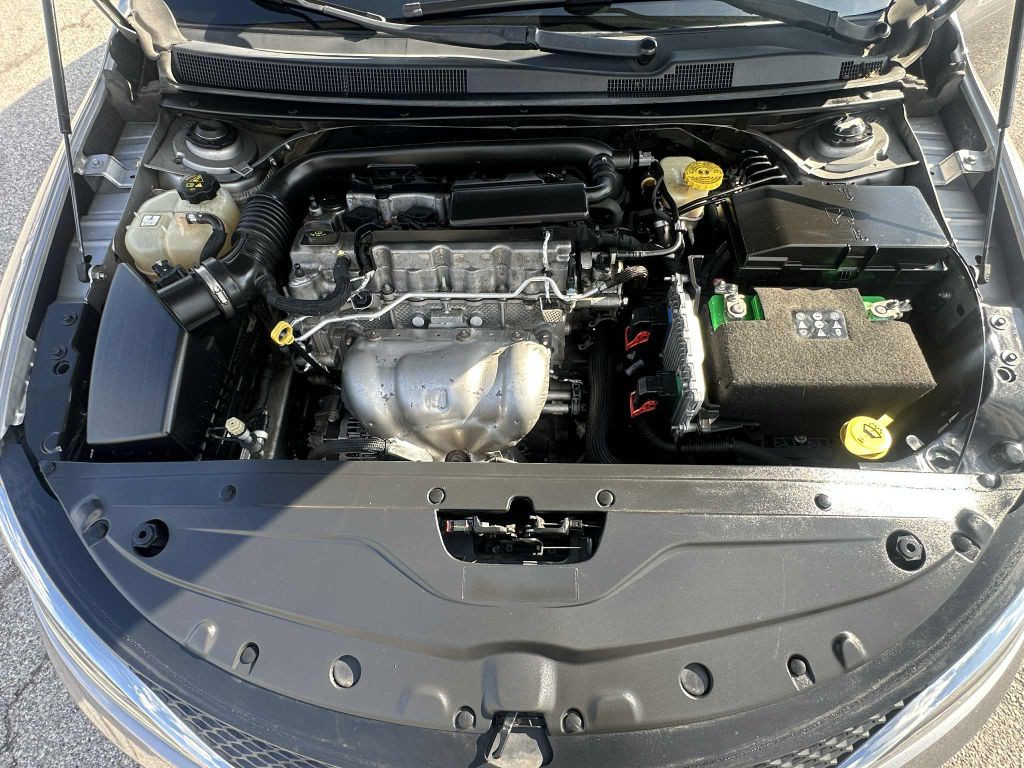2015 Chrysler 200 Image 17