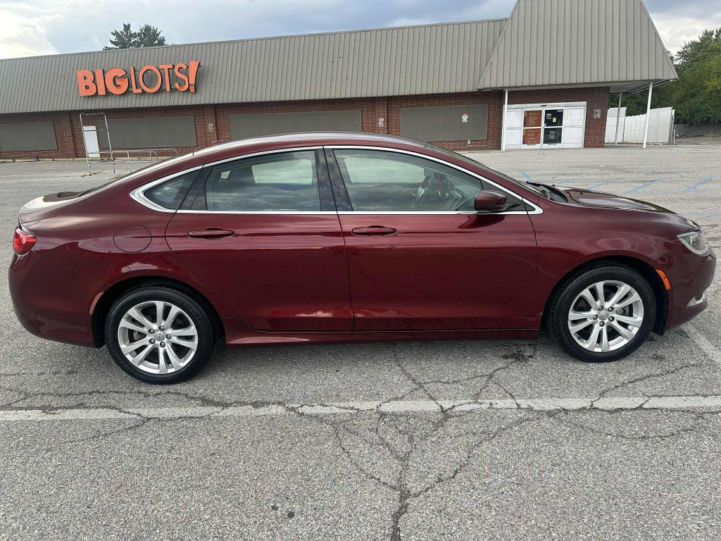 2015 Chrysler 200 Image 8