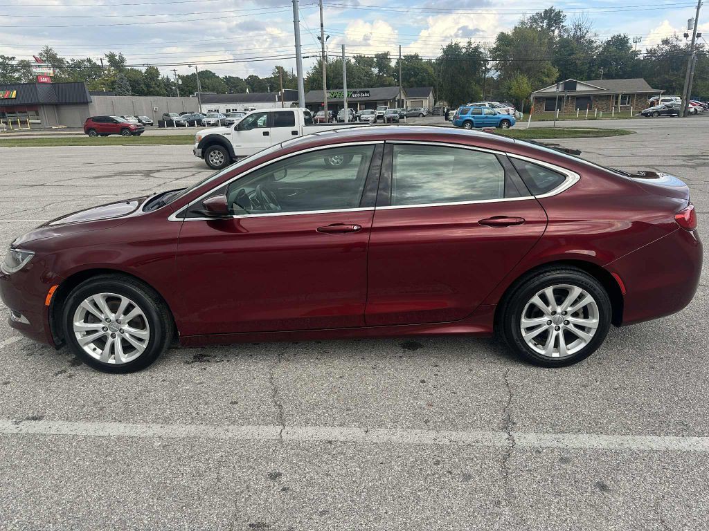2015 Chrysler 200 Image 3