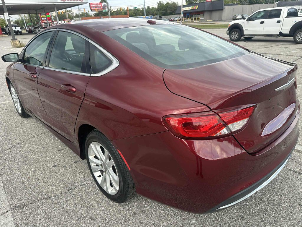 2015 Chrysler 200 Image 4