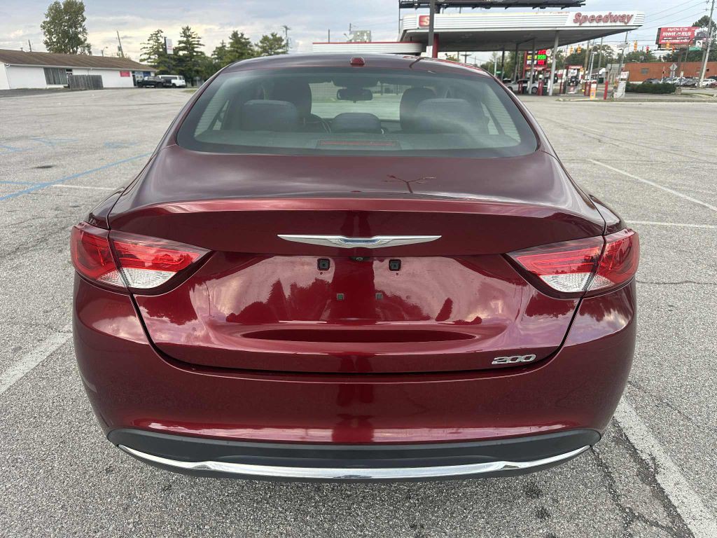 2015 Chrysler 200 Image 6