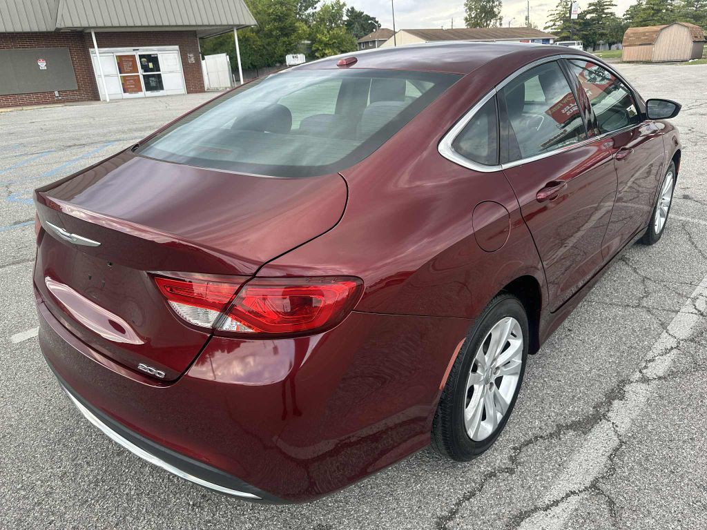 2015 Chrysler 200 Image 7