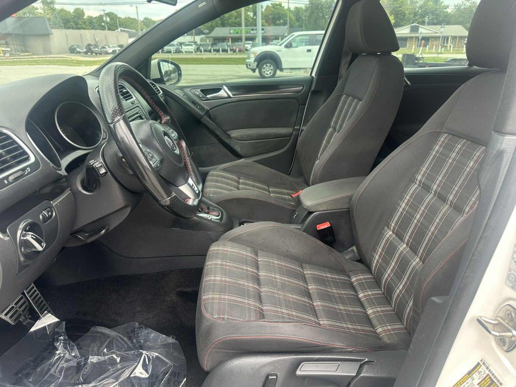 2013 Volkswagen GTI Image 8