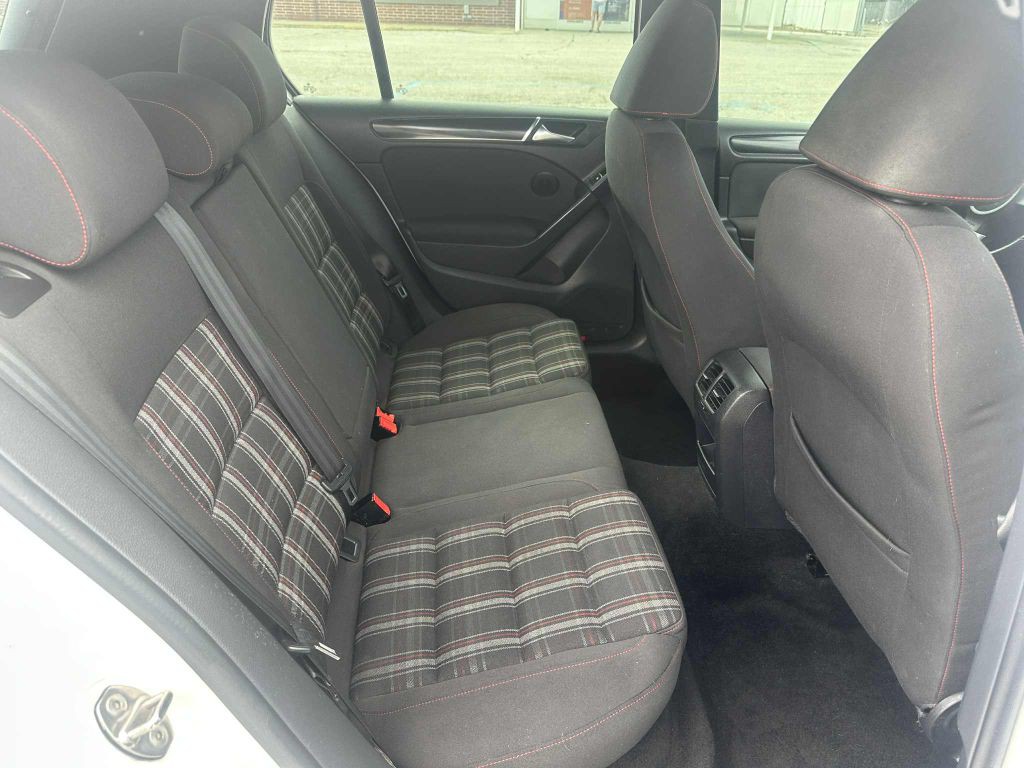 2013 Volkswagen GTI Image 10