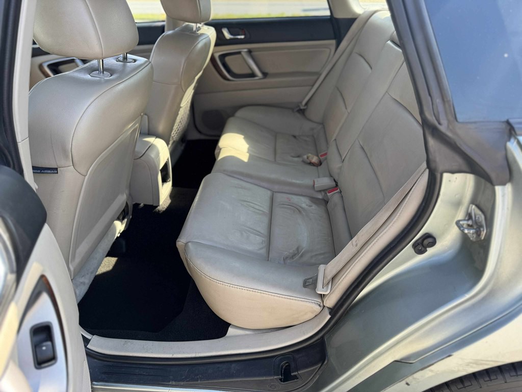 2009 Subaru Outback Image 10