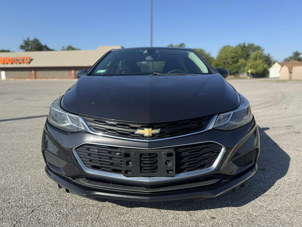 2016 Chevrolet Cruze Image 2