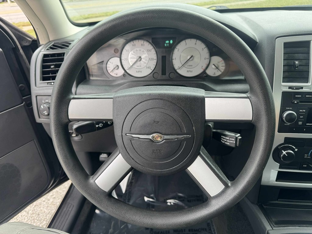 2010 Chrysler 300 Image 14