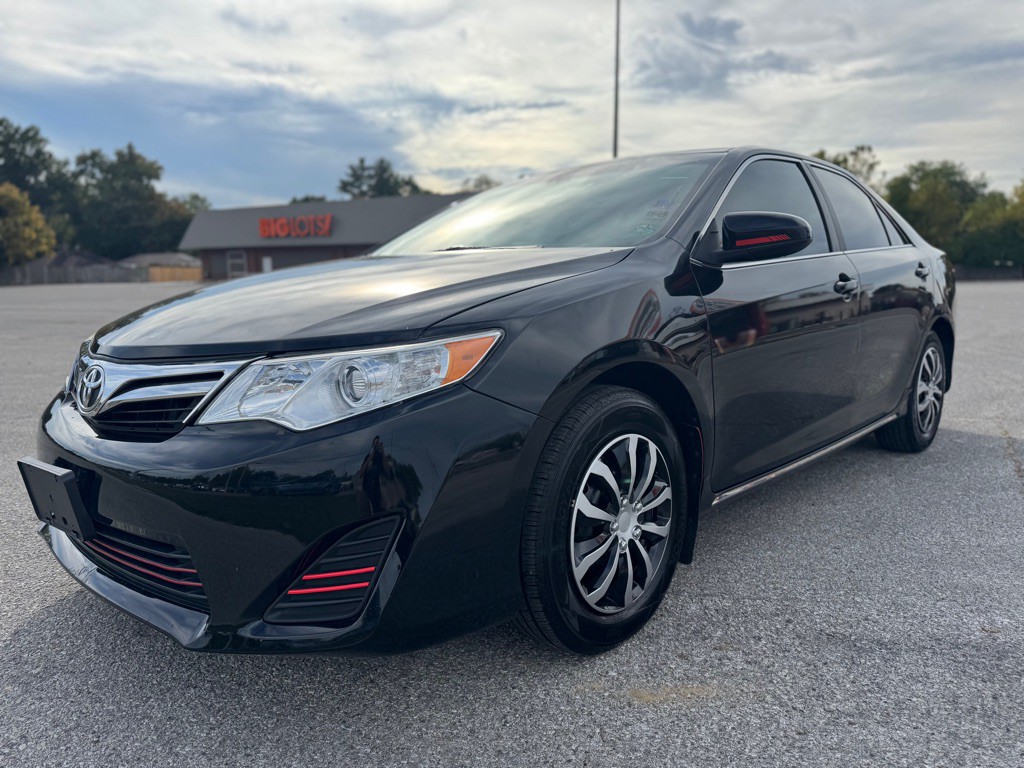 2012 Toyota Camry Image 1