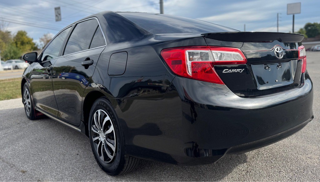 2012 Toyota Camry Image 6