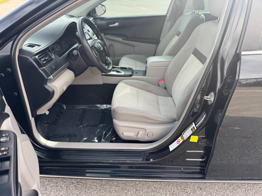 2012 Toyota Camry Image 9