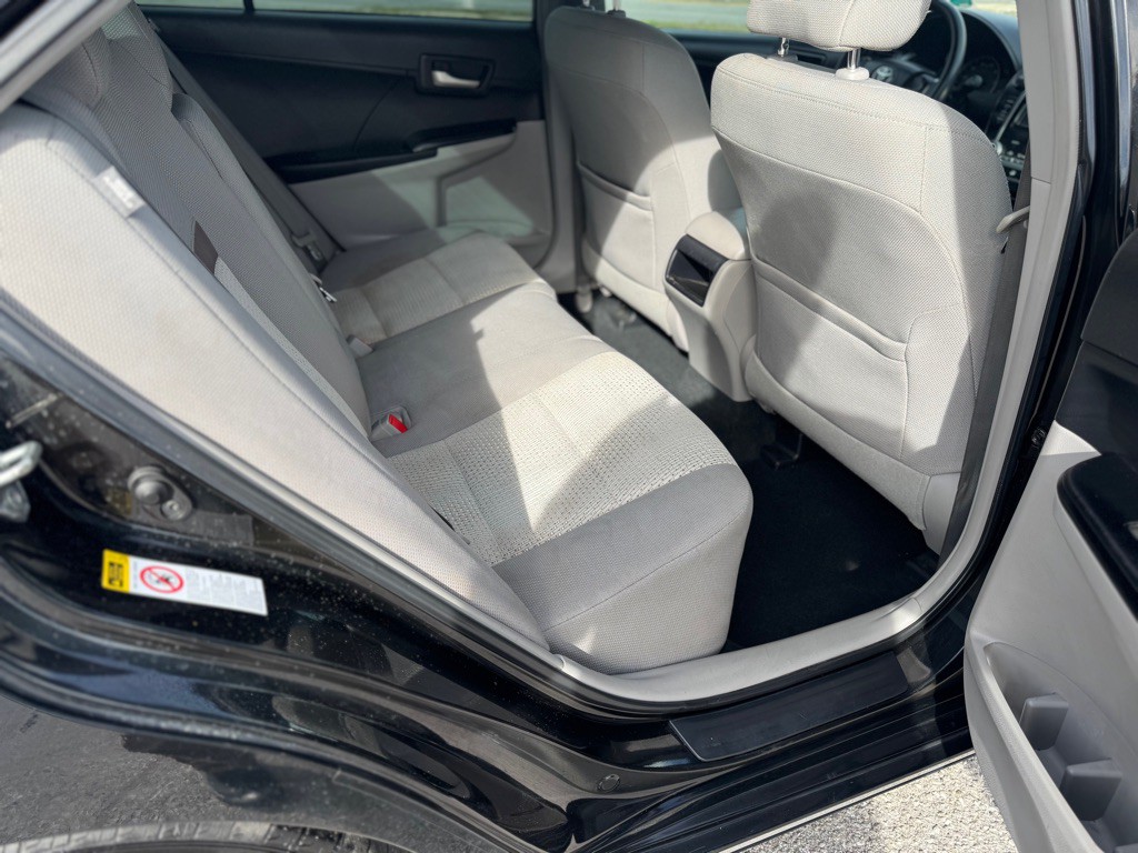 2012 Toyota Camry Image 11