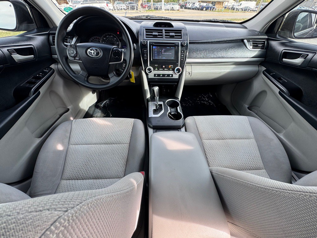 2012 Toyota Camry Image 13