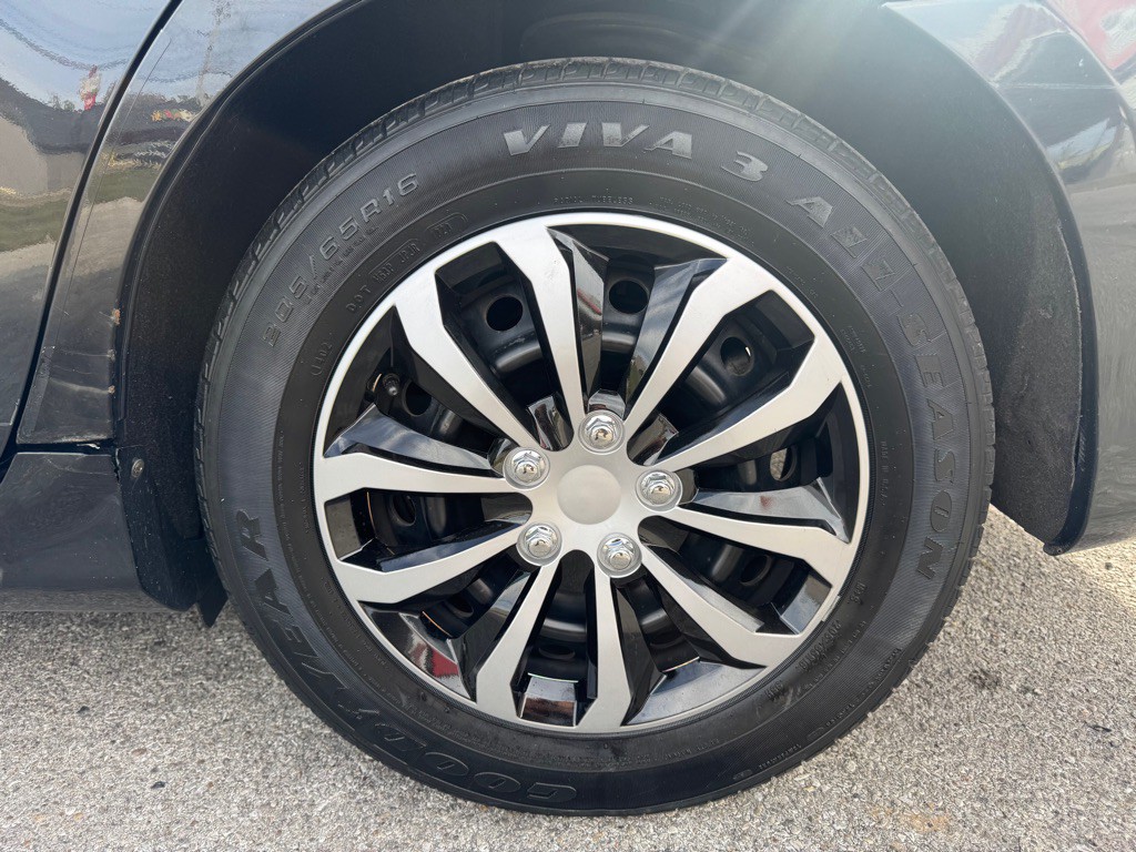 2012 Toyota Camry Image 16