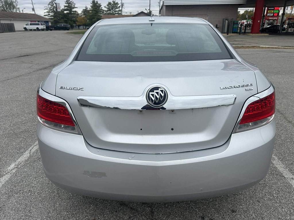 2011 Buick Lacrosse Image 5
