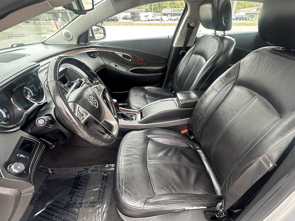 2011 Buick Lacrosse Image 9