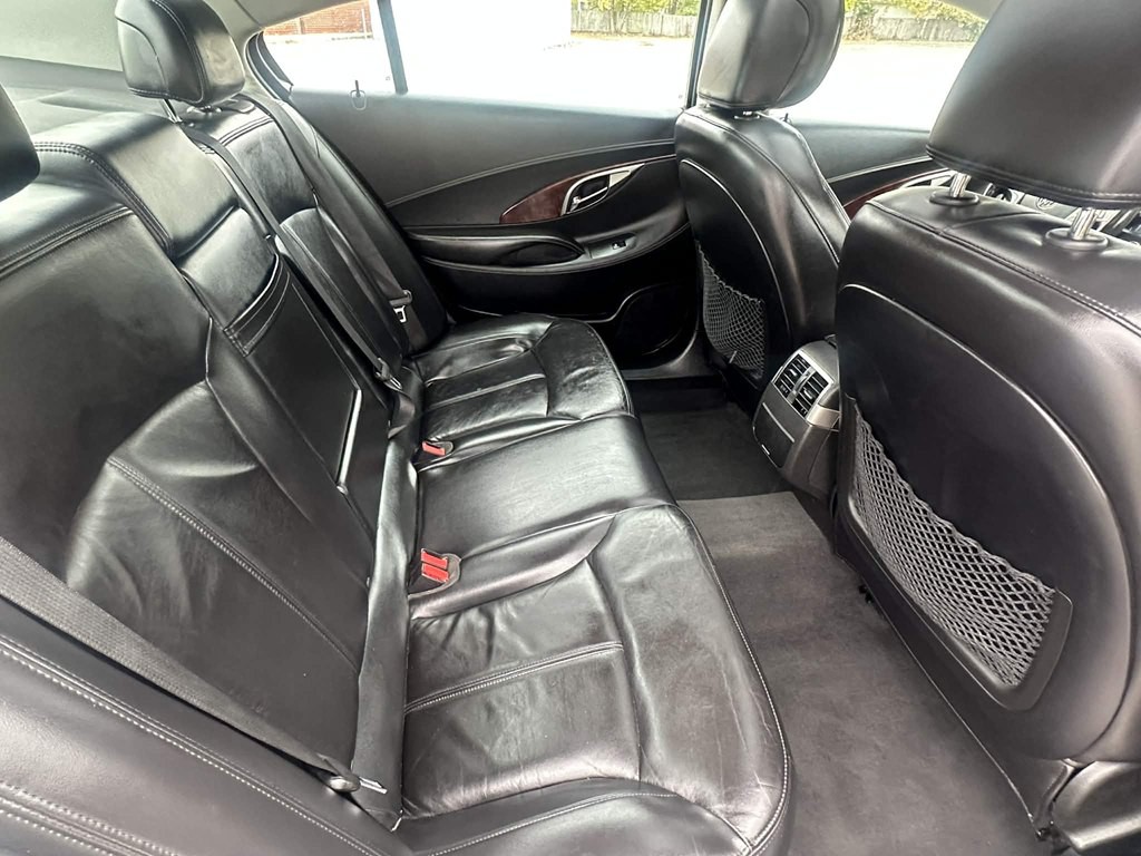 2011 Buick Lacrosse Image 11
