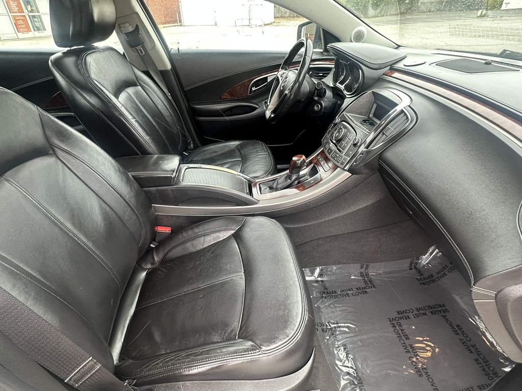 2011 Buick Lacrosse Image 12