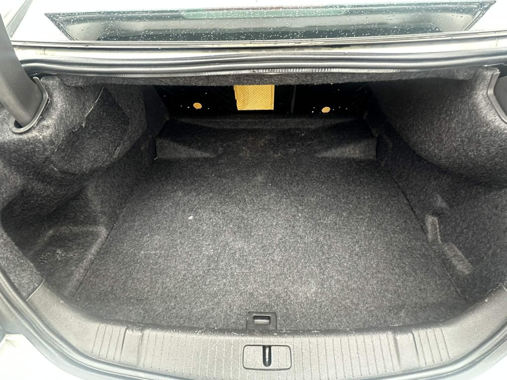 2011 Buick Lacrosse Image 13