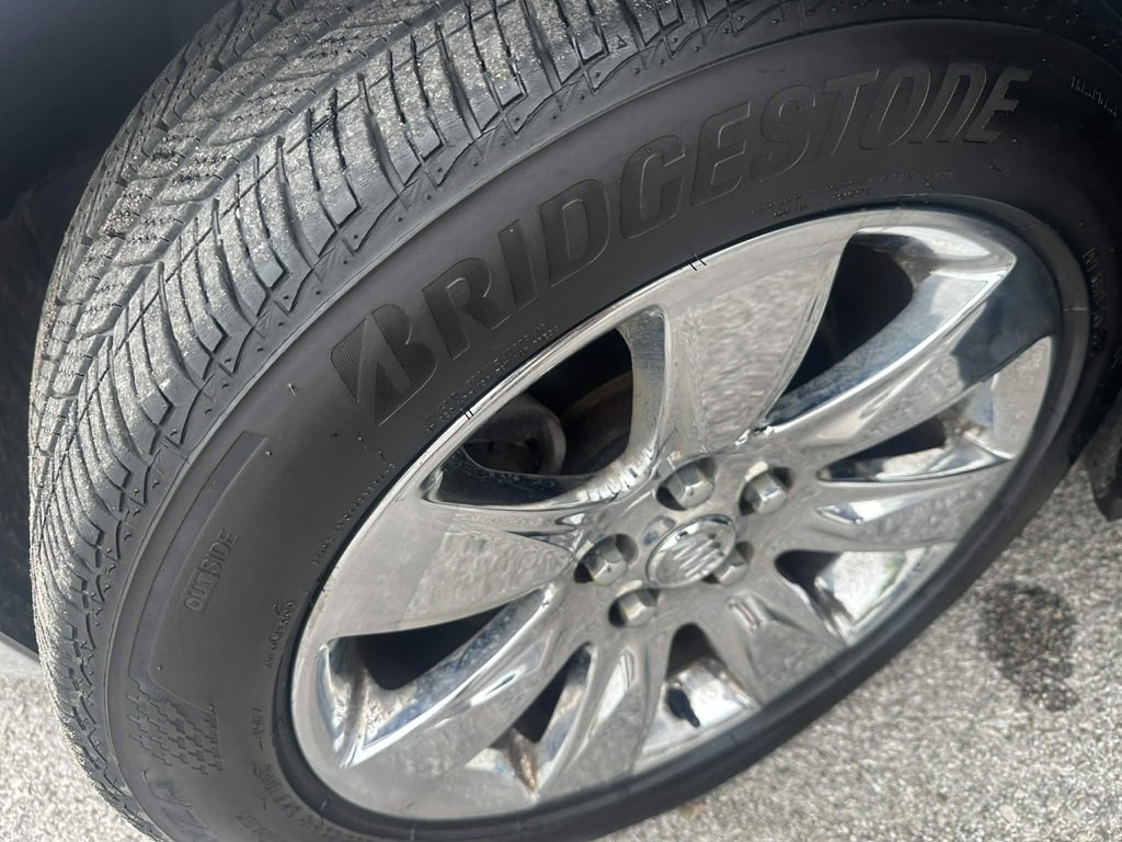 2011 Buick Lacrosse Image 18