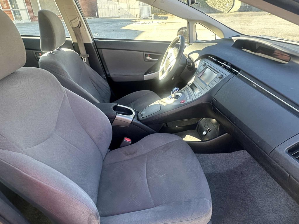 2015 Toyota Prius Image 12