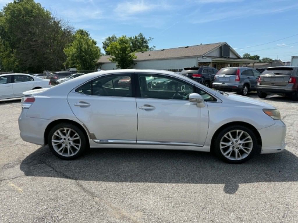 2010 Lexus HS Image 3