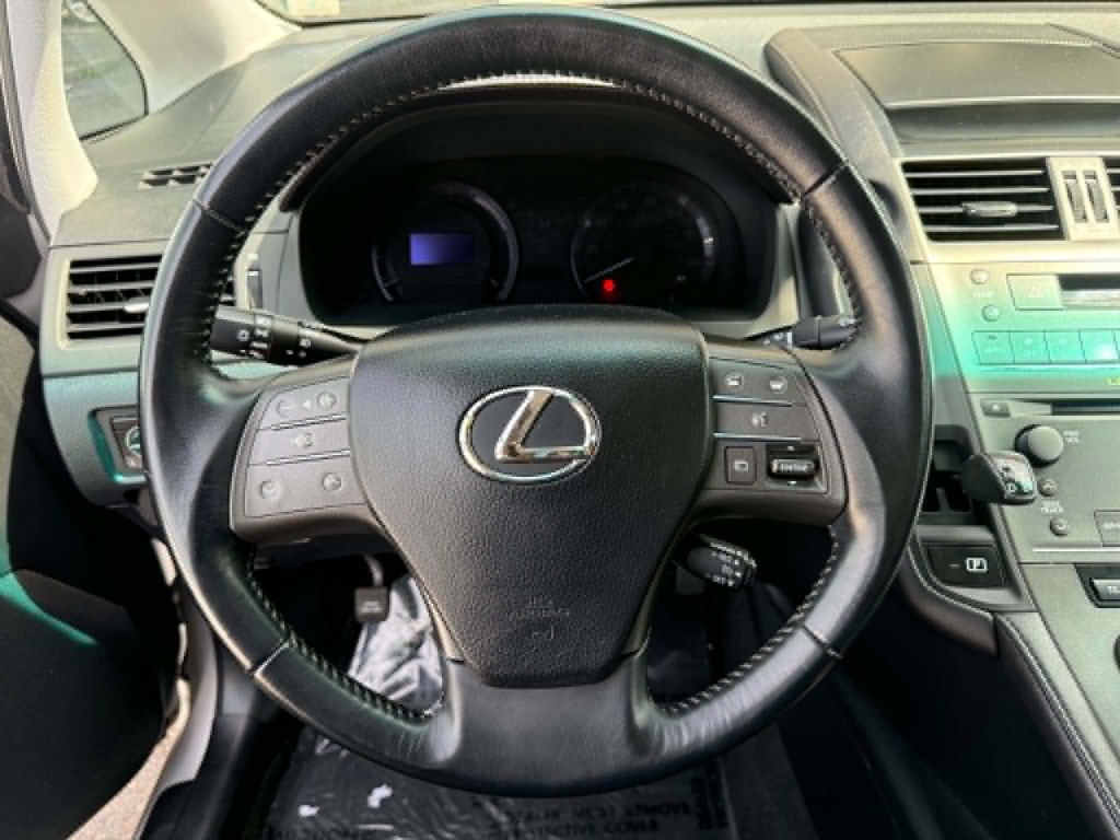 2010 Lexus HS Image 17