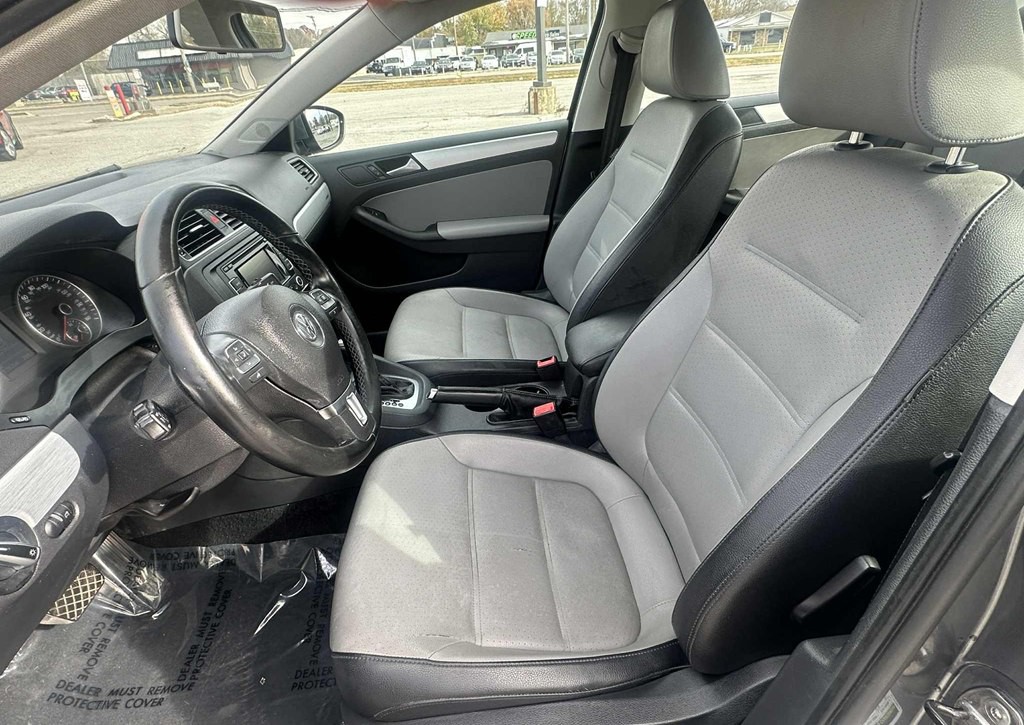 2013 Volkswagen Jetta Image 9