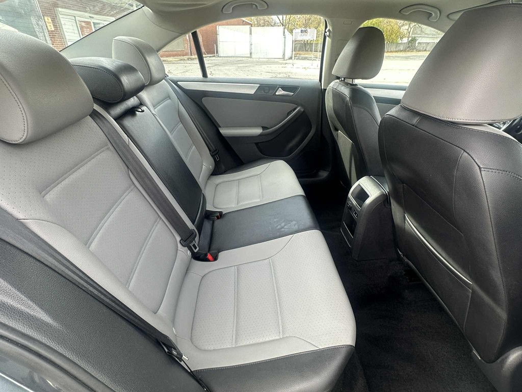 2013 Volkswagen Jetta Image 11
