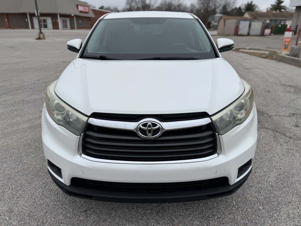 2015 Toyota Highlander Image 2