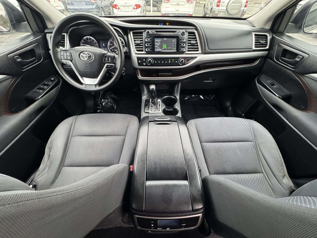 2015 Toyota Highlander Image 14